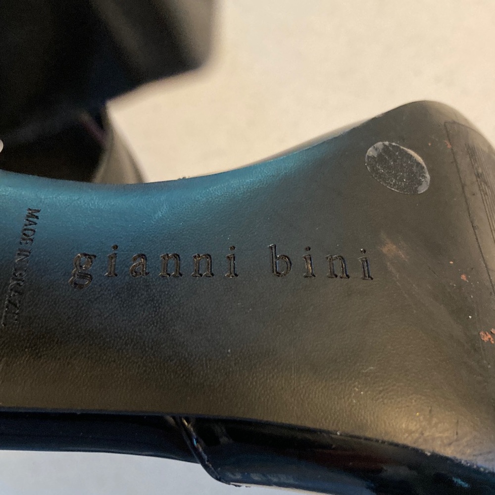 Gianni Bini Black Patent Heels - Picture 2 of 7